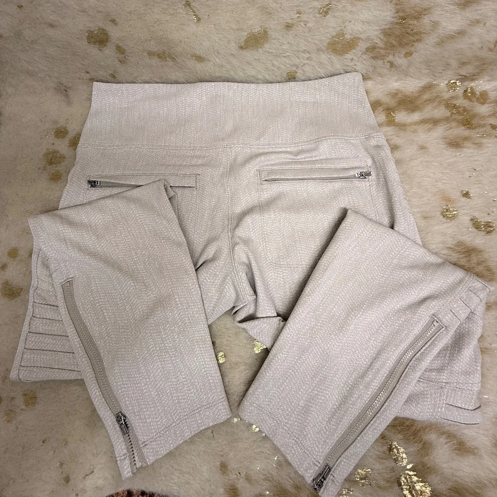 Athleta Delancey Moto Tight Legging Womens Lrg Tall Cream Braiden Textured Pants